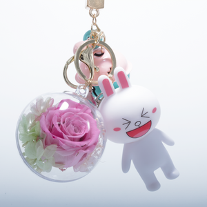 PINK PRESERVED ROSE | WHITE RABBIT KEYCHAIN