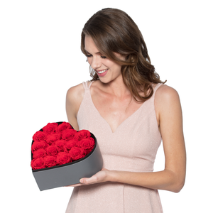 RED PRESERVED ROSES | MEDIUM HEART CLASSIC GREY BOX